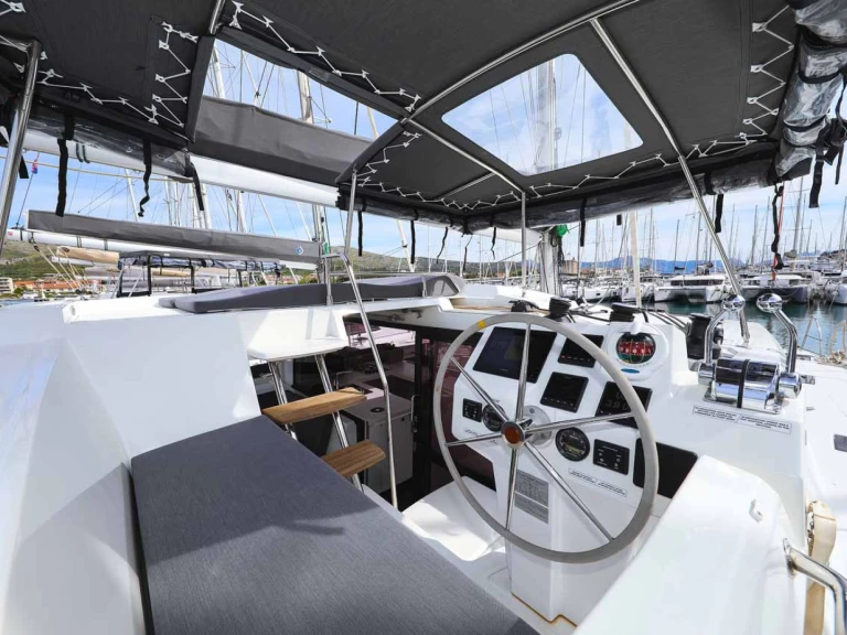 Jachthuur in Trogir - Fountaine Pajot Astrea 42 via SamBoat