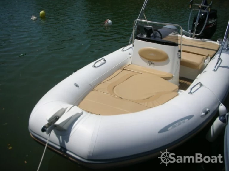 Bootverhuur La Grande-Motte goedkoop Medline 650