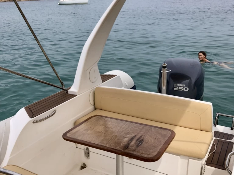 Huur een Capelli Tempest 625 in Fréjus