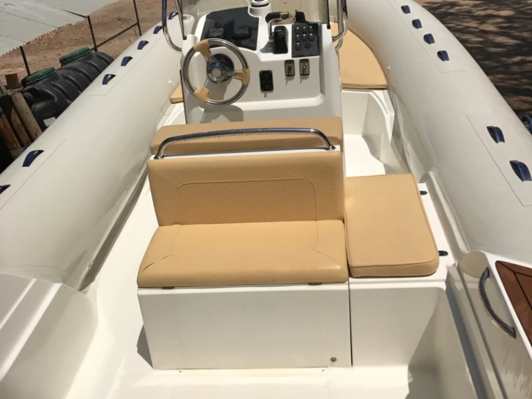 Bootverhuur Capelli Tempest 625 in Fréjus via SamBoat