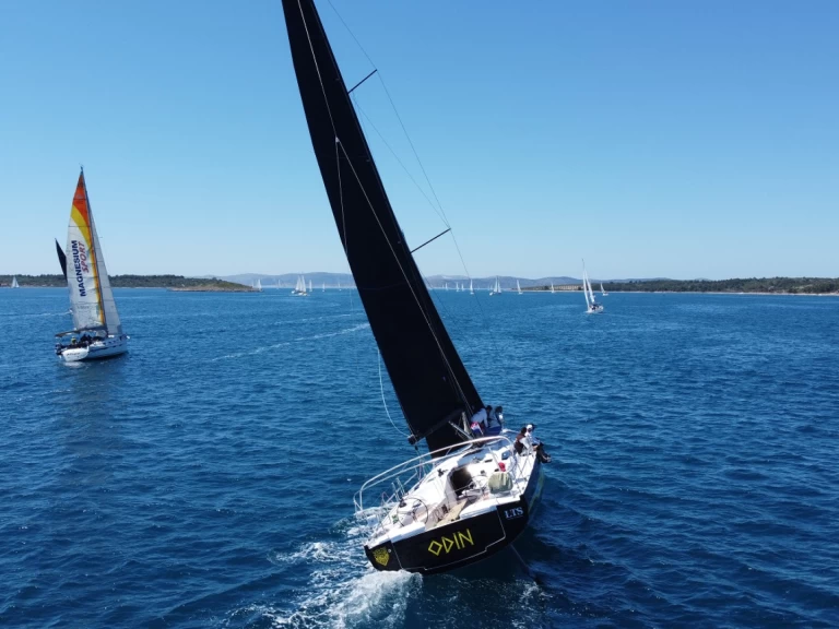 Bootverhuur Elan Elan E6 in Pirovac via SamBoat