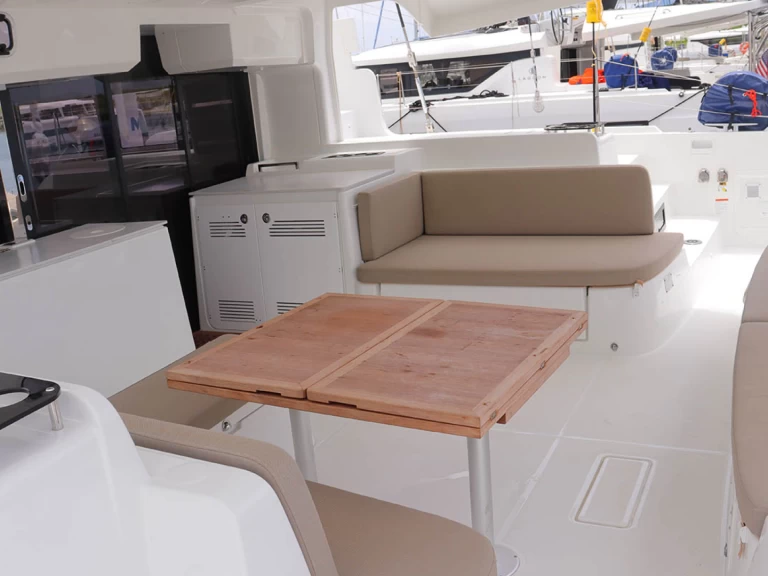 Bootverhuur Lagoon Lagoon 46 in Road Town via SamBoat