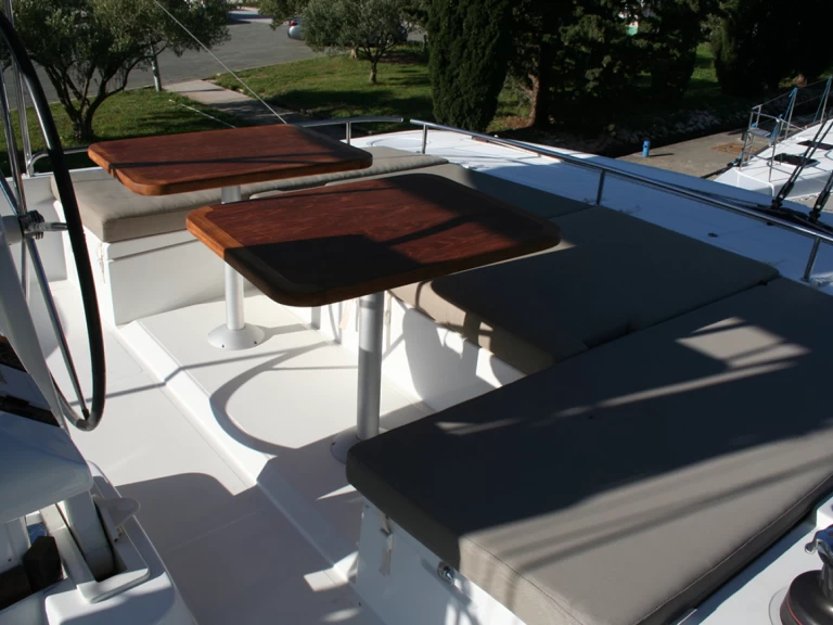 Bootverhuur Lagoon Lagoon 52 F in Eden Island via SamBoat