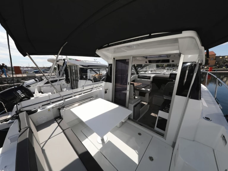 Huur Motorboot met of zonder schipper Jeanneau in Biograd na Moru