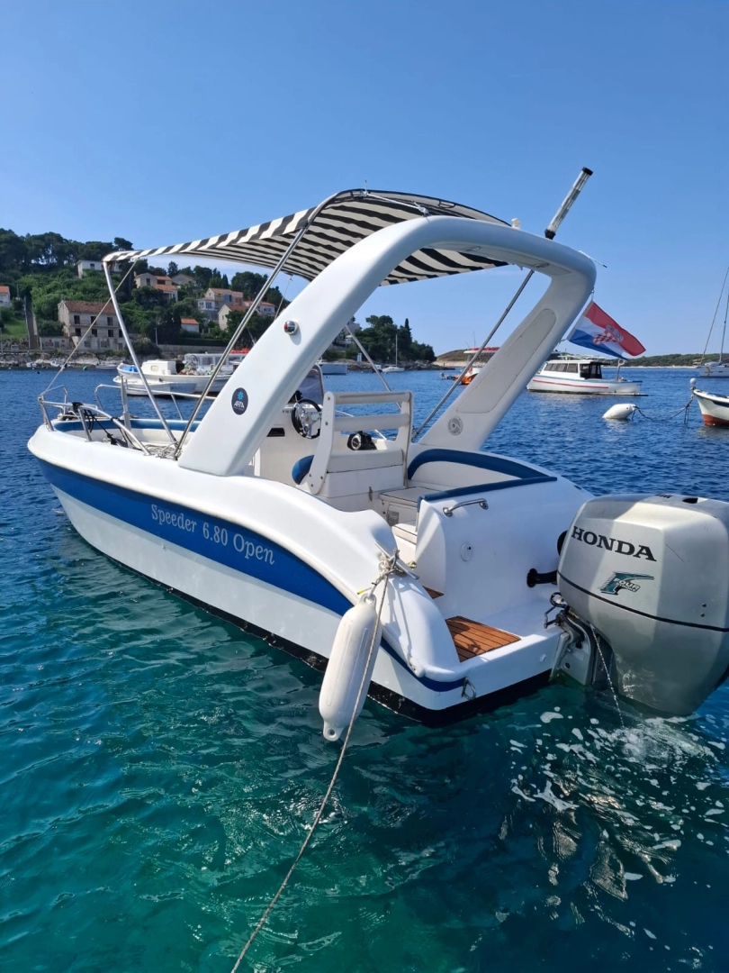 Bootverhuur Hvar goedkoop 680 Open