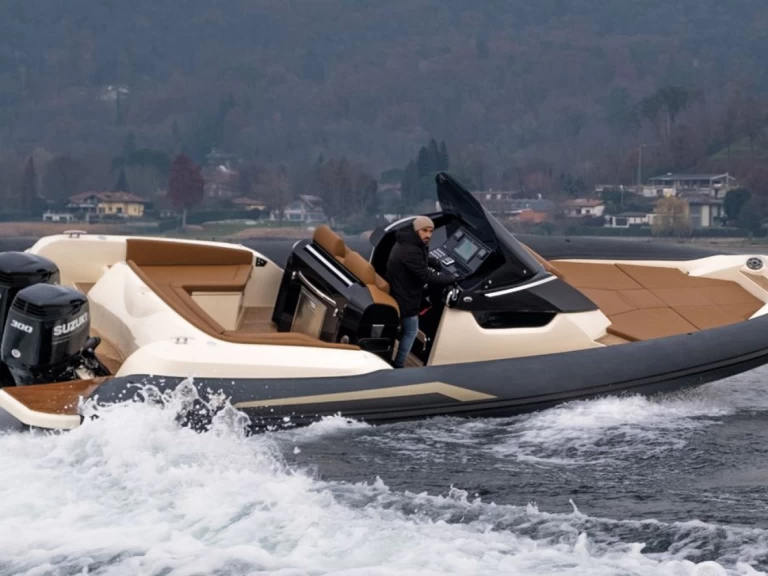 RIB te huur in Cogolin voor de beste prijs