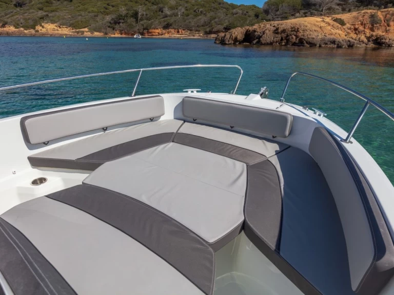 Bootverhuur Jeanneau Cap Camarat 6.5 CC Serie 3 in Cogolin via SamBoat