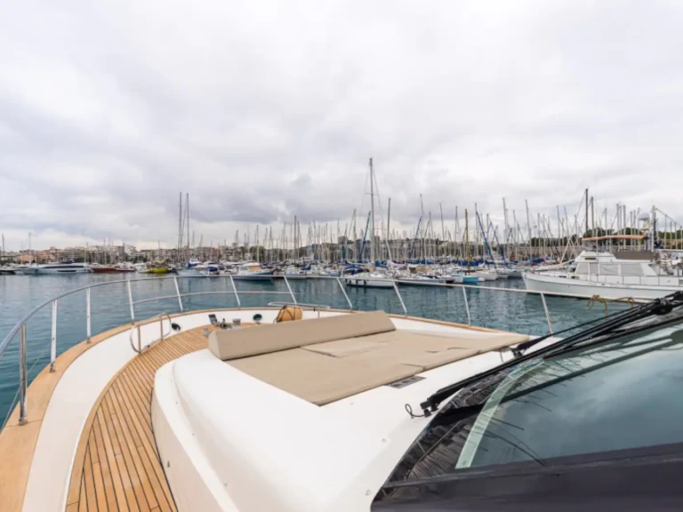 Huur een Guy Couach Guy Couach 2300 in Antibes