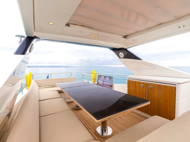 Bootverhuur Antibes goedkoop Guy Couach 2300