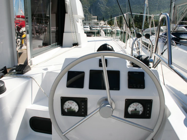 Verhuur Catamaran in Komolac - Bali Bali Catsmart