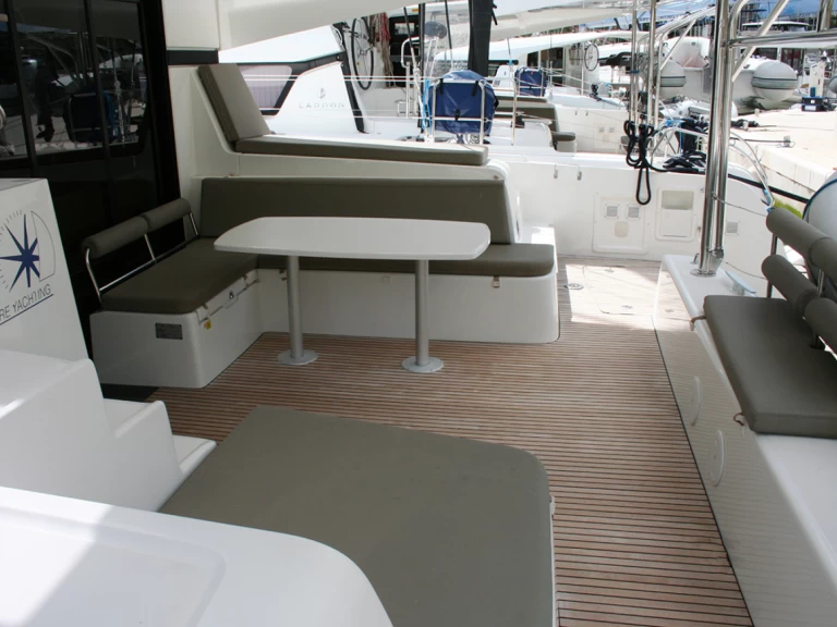 Verhuur Catamaran in Komolac - Lagoon Lagoon 42