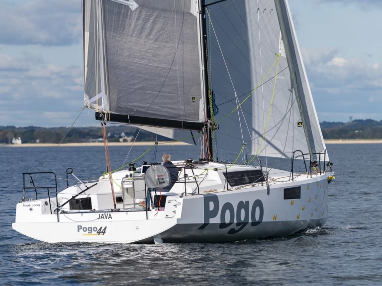 Huur een Pogo Structures Pogo 44 in La Trinité-sur-Mer