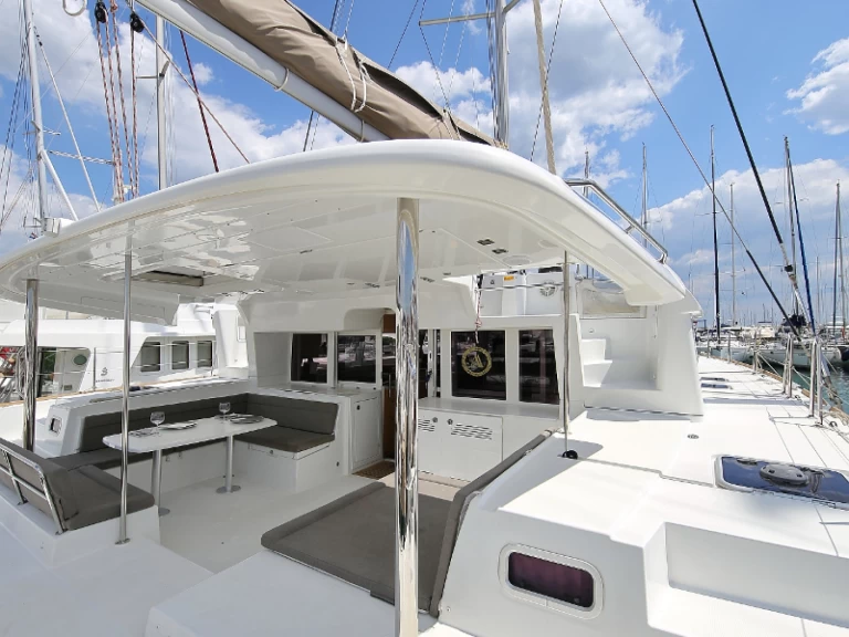 Lagoon Lagoon 450 F te huur van particulier of professional in Sukošan