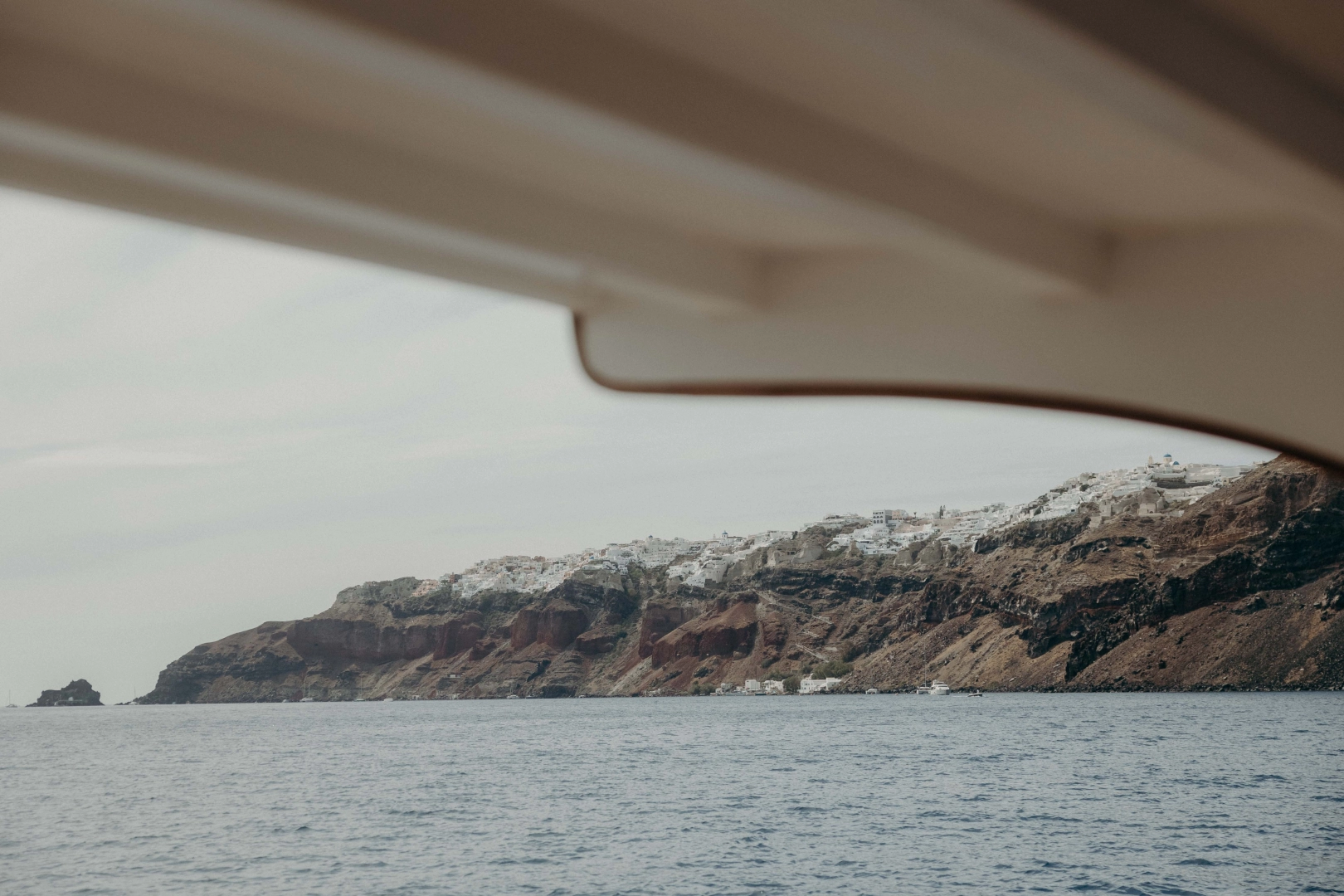 Huur een Custom Made Trehandiri in Oía