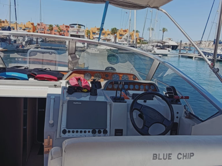 Motorboot te huur in Portimão voor de beste prijs