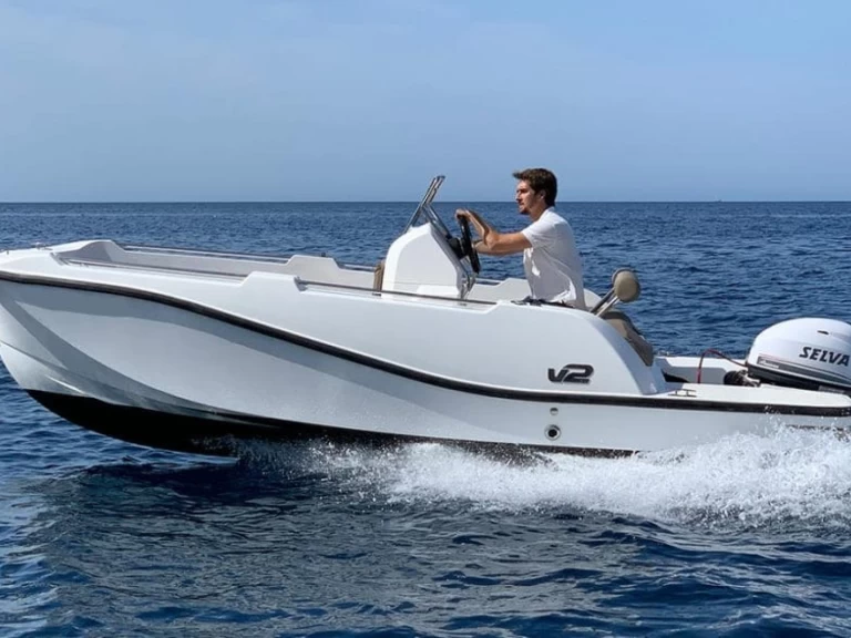 Huur een V2-Boat 5.0 in La Savina