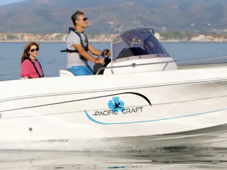 Bootverhuur Pacific Craft Pacific Craft 625 Open in Antibes via SamBoat