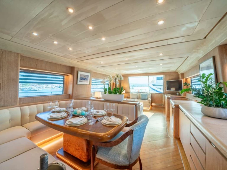 Verhuur Jacht in Kefalonia (EIland) - Cantieri di Pisa, Italy OPERA