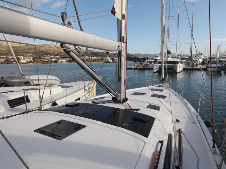 Bootverhuur Dufour Dufour 470 in Sukošan via SamBoat