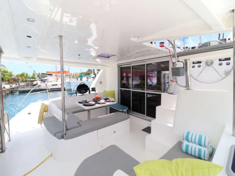 Bootverhuur Robertson and Caine Groovy in Saint Lucia via SamBoat