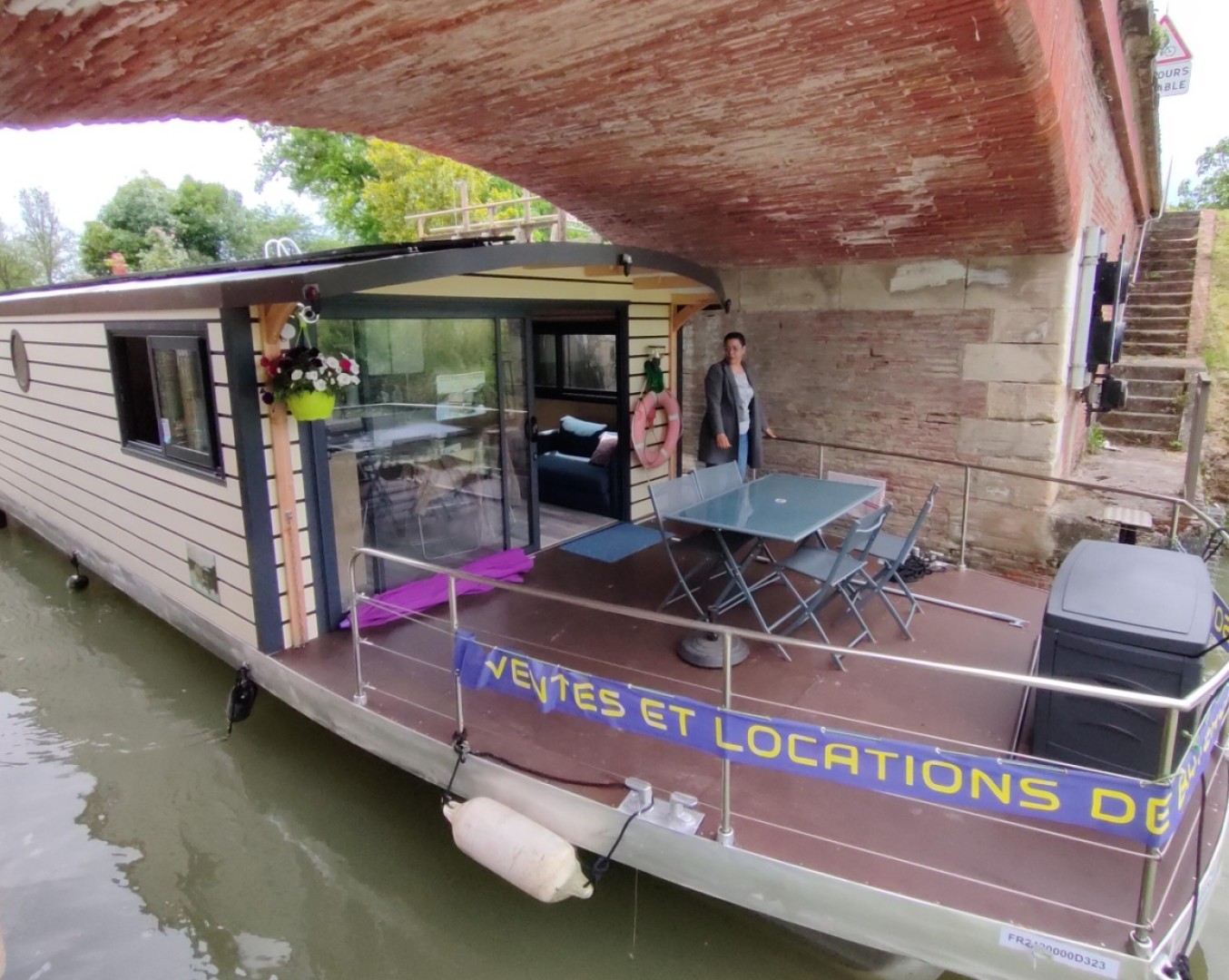 Verhuur Van Woonboot Bateaux Pour La Plan te COCHE SOLAIRE verhuur-van-woonboot-bateaux-pour-la-plan-te-coche-solaire
