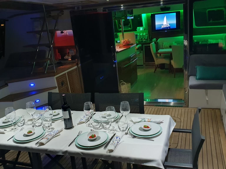 Bootverhuur Ajaccio goedkoop Sunreef 62