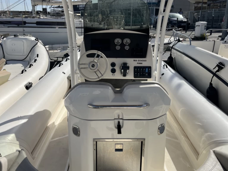 Nuova Jolly PRINCE 27 te huur van particulier of professional in Marseille