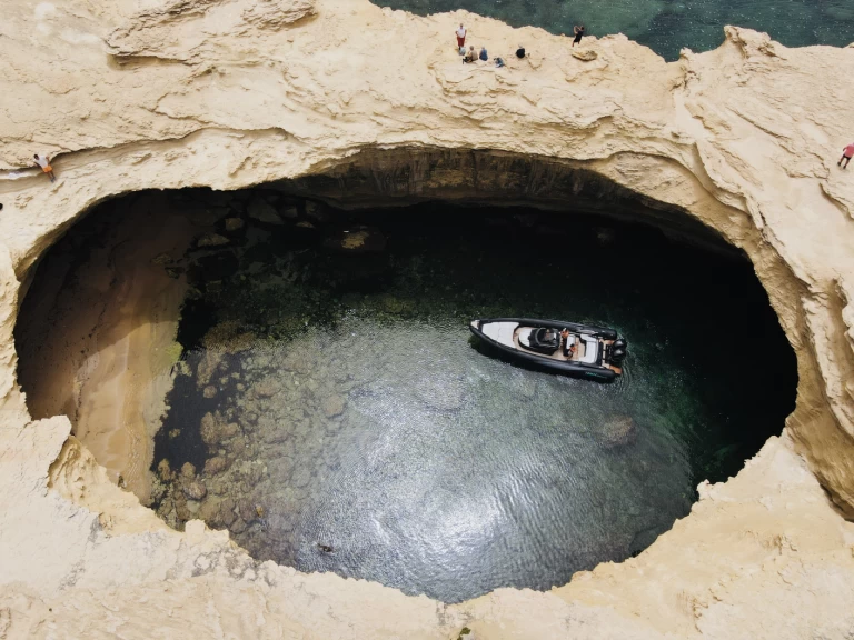 Lomac Adrenalina 9.5 te huur van particulier of professional in Bonifacio Port