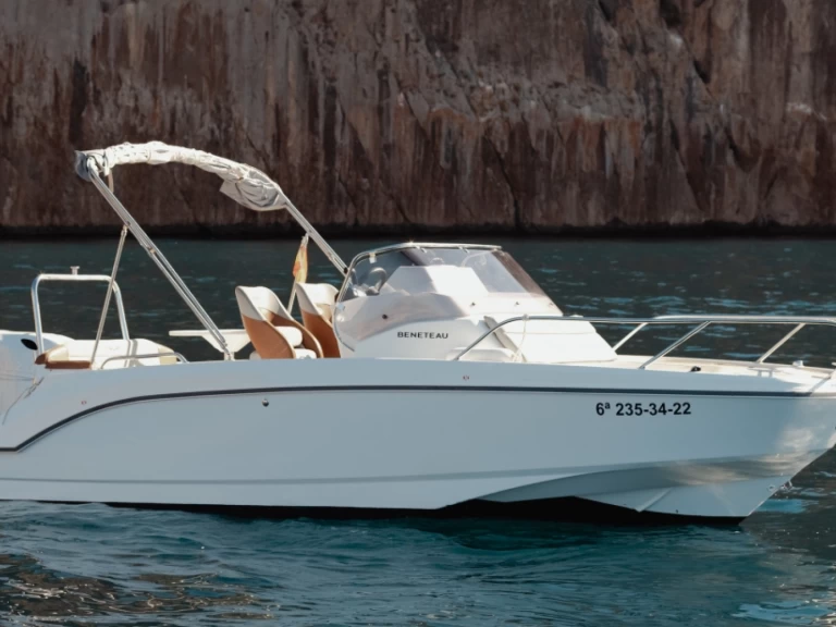 Huur Motorboot met of zonder schipper Bénéteau in Altea