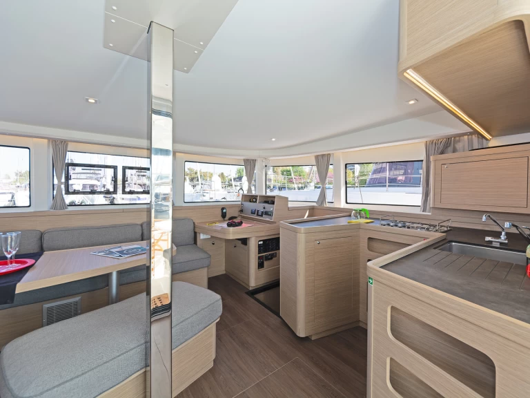 Catamaran te huur in Paros (Eiland) voor de beste prijs