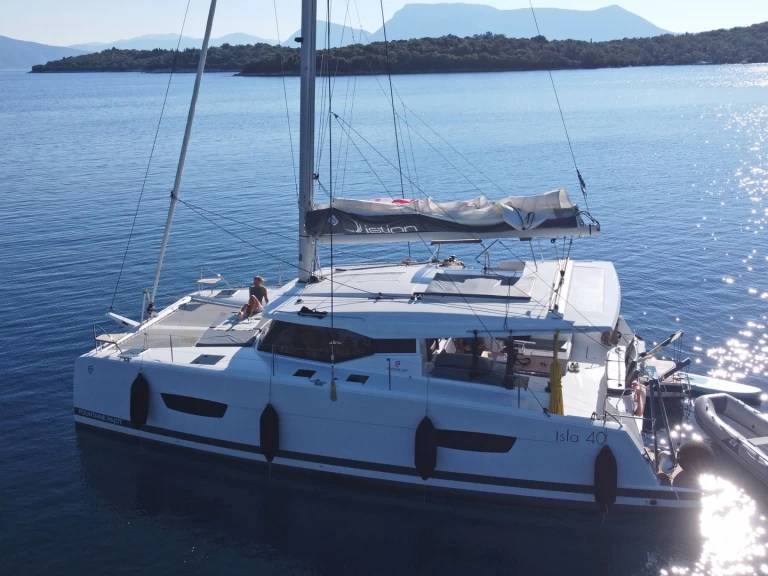 Huur een Fountaine Pajot Isla 40 in Rhodes (City)