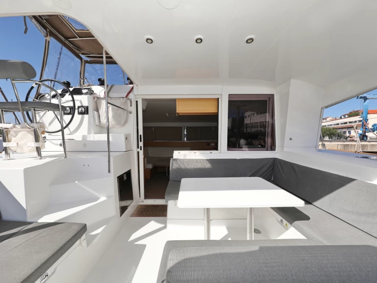 Verhuur Catamaran in Šibenik - Lagoon Lagoon 400 S2