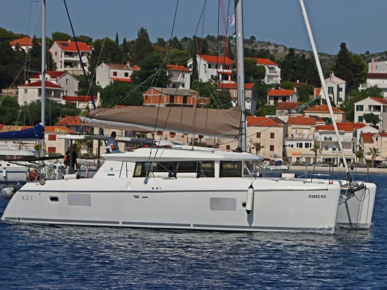 Verhuur Catamaran in Rogoznica - Lagoon Lagoon 421