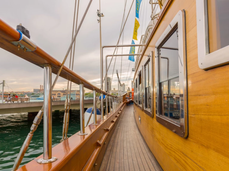 Bootverhuur Abacus Goleta Karya in Barcelona via SamBoat