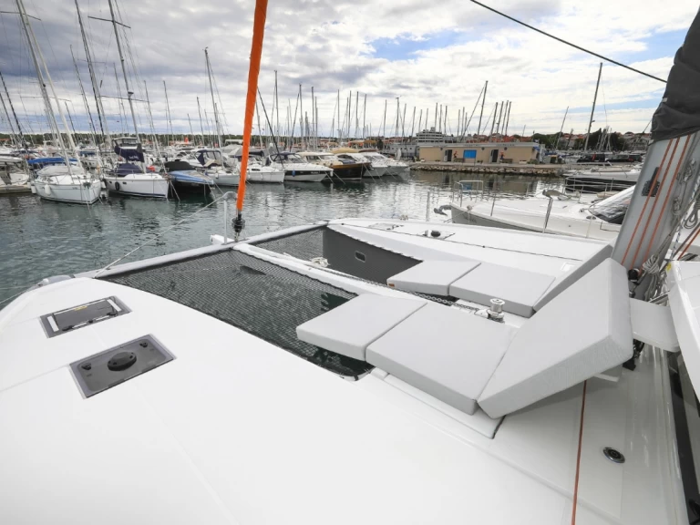 Catamaran te huur in Biograd na Moru voor de beste prijs
