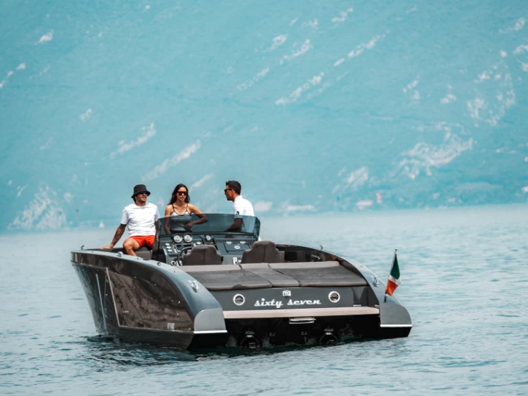 Huur Motorboot met of zonder schipper Frauscher in Navene