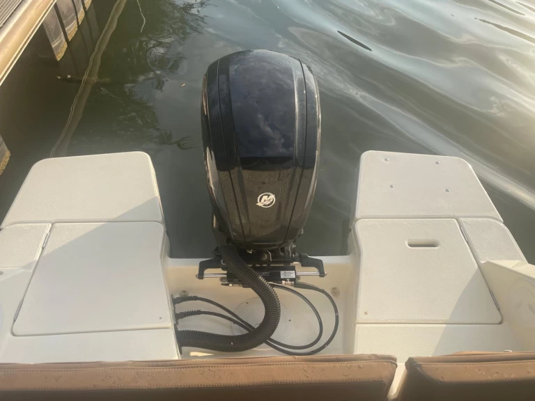 Quicksilver Activ 605 Open te huur van particulier of professional in Mandelieu-la-Napoule