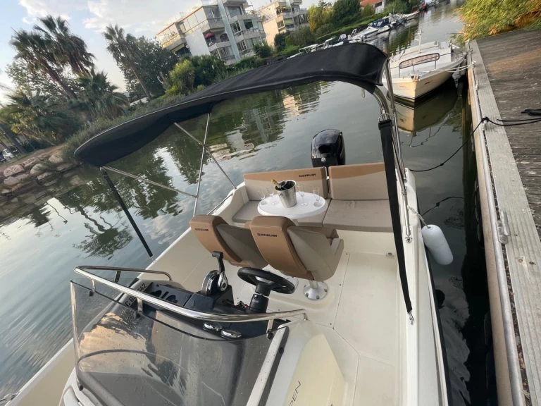 Jachthuur in Mandelieu-la-Napoule - Quicksilver Activ 605 Open via SamBoat