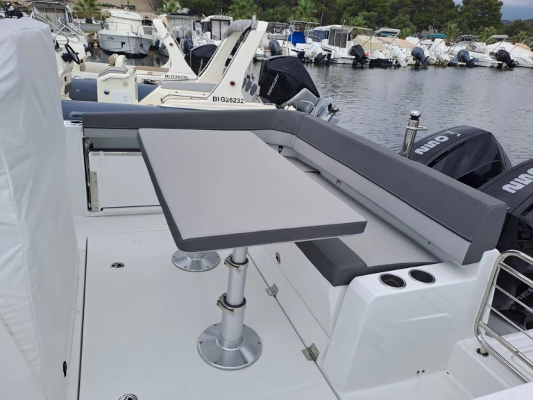 Verhuur Motorboot Jeanneau met vaarbewijs