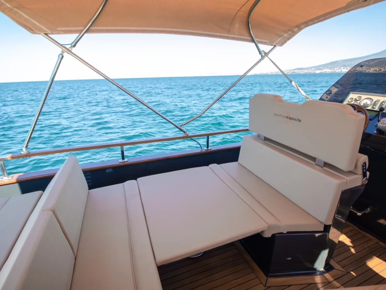 Bootverhuur Nautica Esposito Positano 32 in Marinella di Sarzana via SamBoat