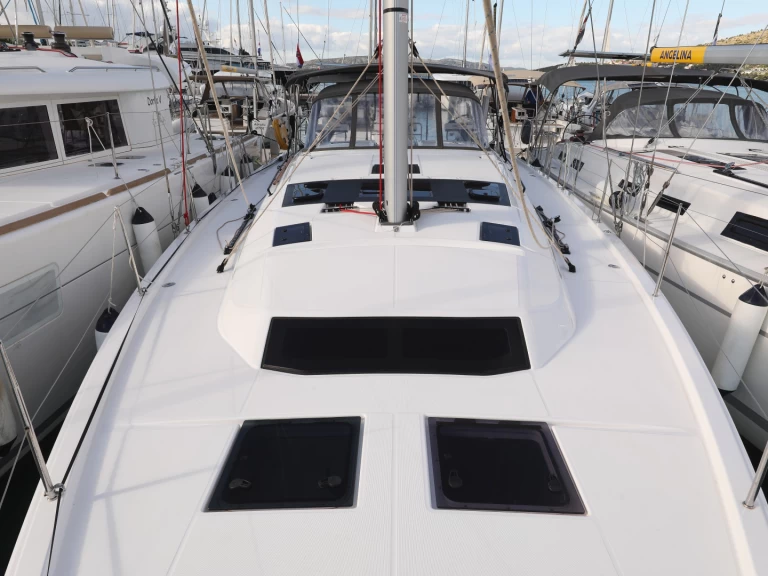 Huur een Dufour Dufour 470 in Biograd na Moru