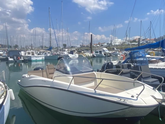 Huur een Quicksilver Activ 675 Open in La Rochelle