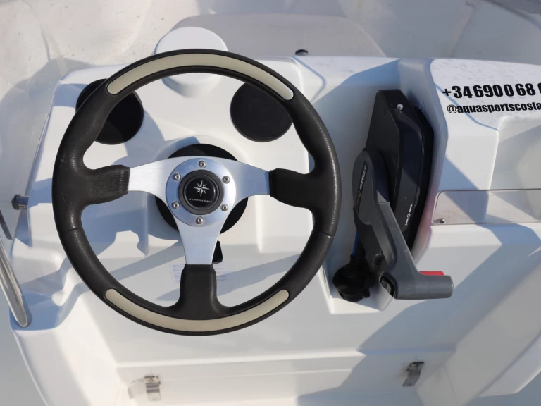 Huur Motorboot met of zonder schipper Jeanneau in l'Escala