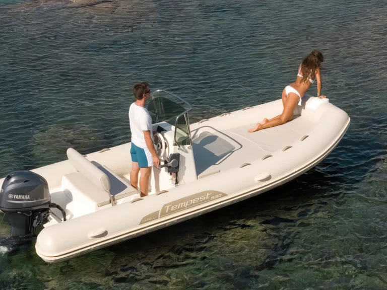 Huur een Capelli Tempest 530 in Six-Fours-les-Plages