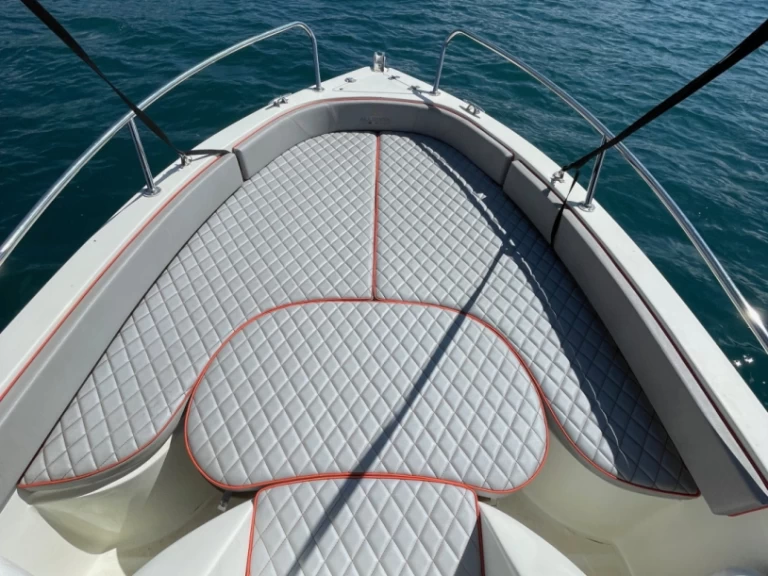 Motorboot te huur in Annecy voor de beste prijs