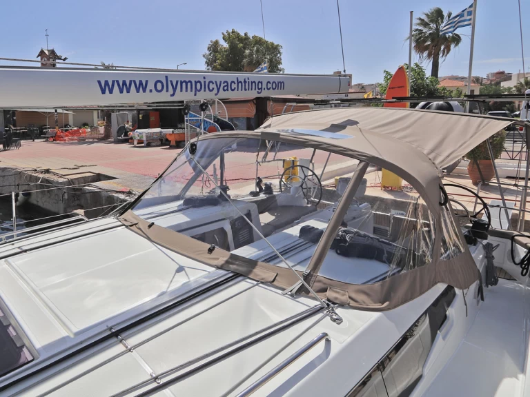 Bootverhuur Lávrio goedkoop Sun Odyssey 410