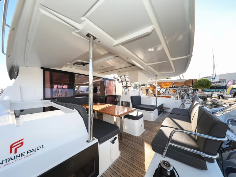 Huur Catamaran met of zonder schipper Fountaine Pajot in Trogir