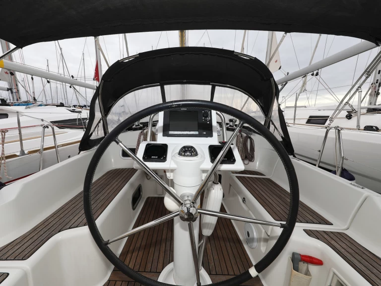 Verhuur Zeilboot Bénéteau met vaarbewijs