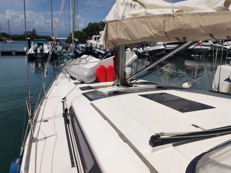 Bootverhuur Anse Marcel goedkoop Dufour 500 Grand Large