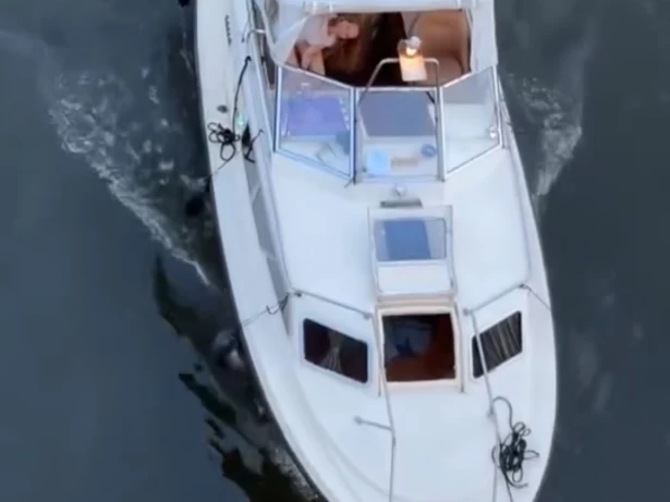 Huur Motorboot met of zonder schipper Joda in Prague